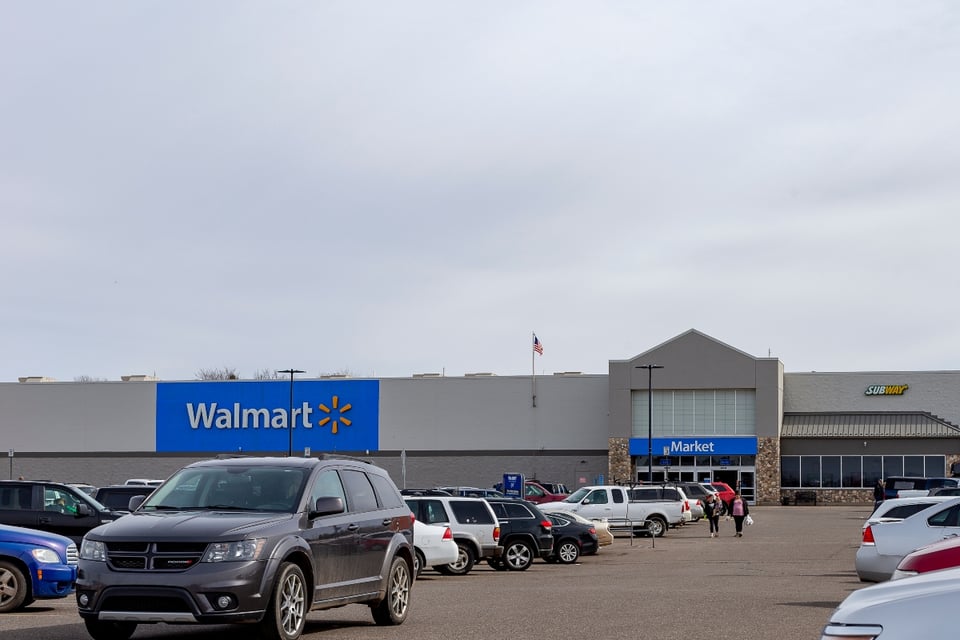 Hombre es arrestado en Walmart de Georgia por grabar en secreto a mujeres