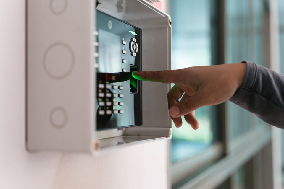 Controles biométricos en Estados Unidos incluirán a residentes, DHS biometric data collection to include Green Card residents