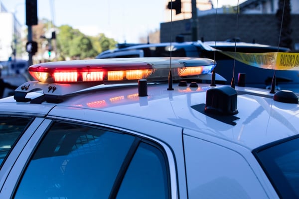 Madre de Texas acusada de matar a dos de sus hijos en tiroteo