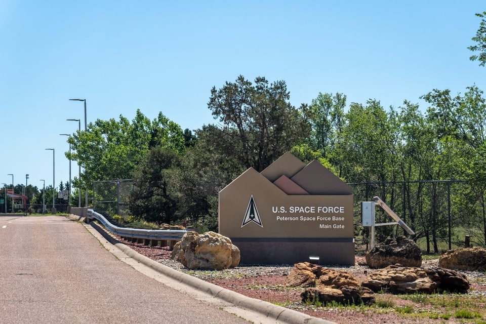 Colorado demanda a Trump por traslado del Comando Espacial