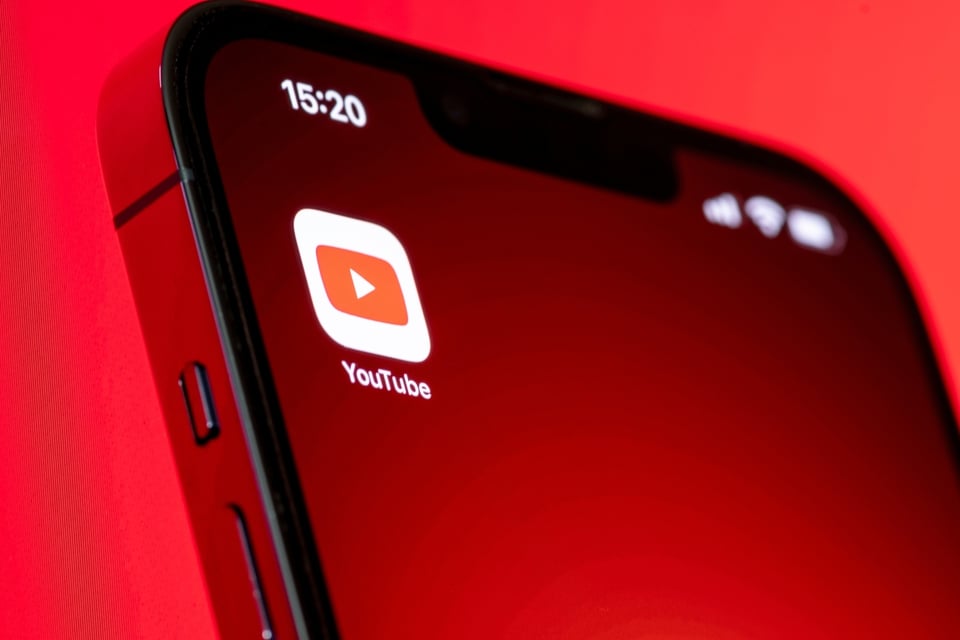Legisladores piden a YouTube frenar cobro extra por Univision y Telemundo