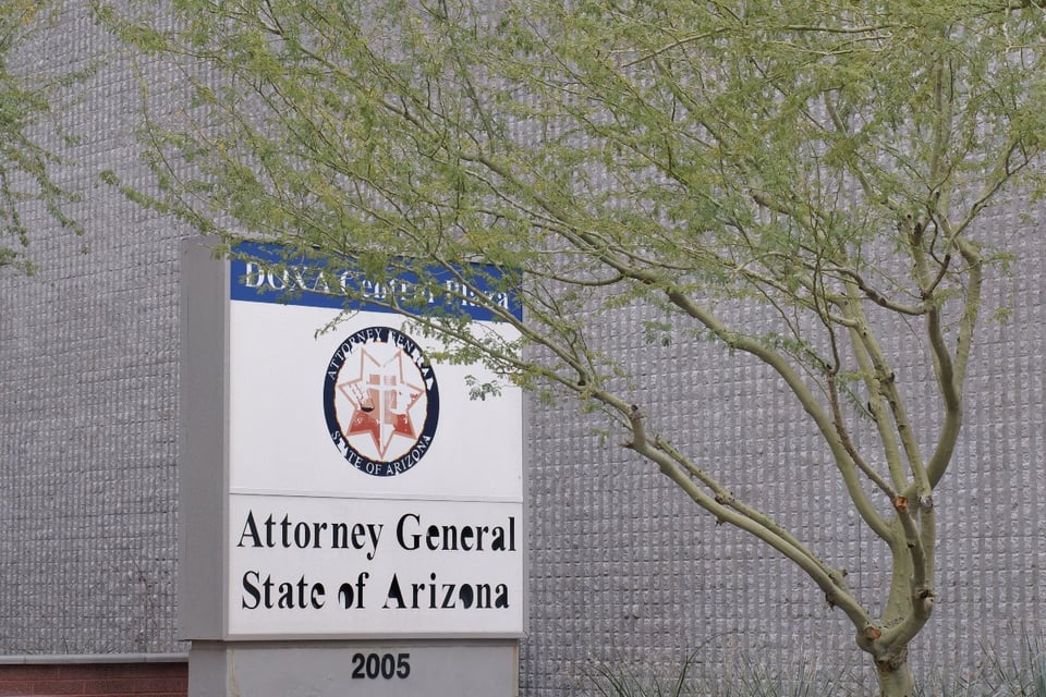 Arizona demanda a la Cámara por negar juramentación a Adelita Grijalva featured image