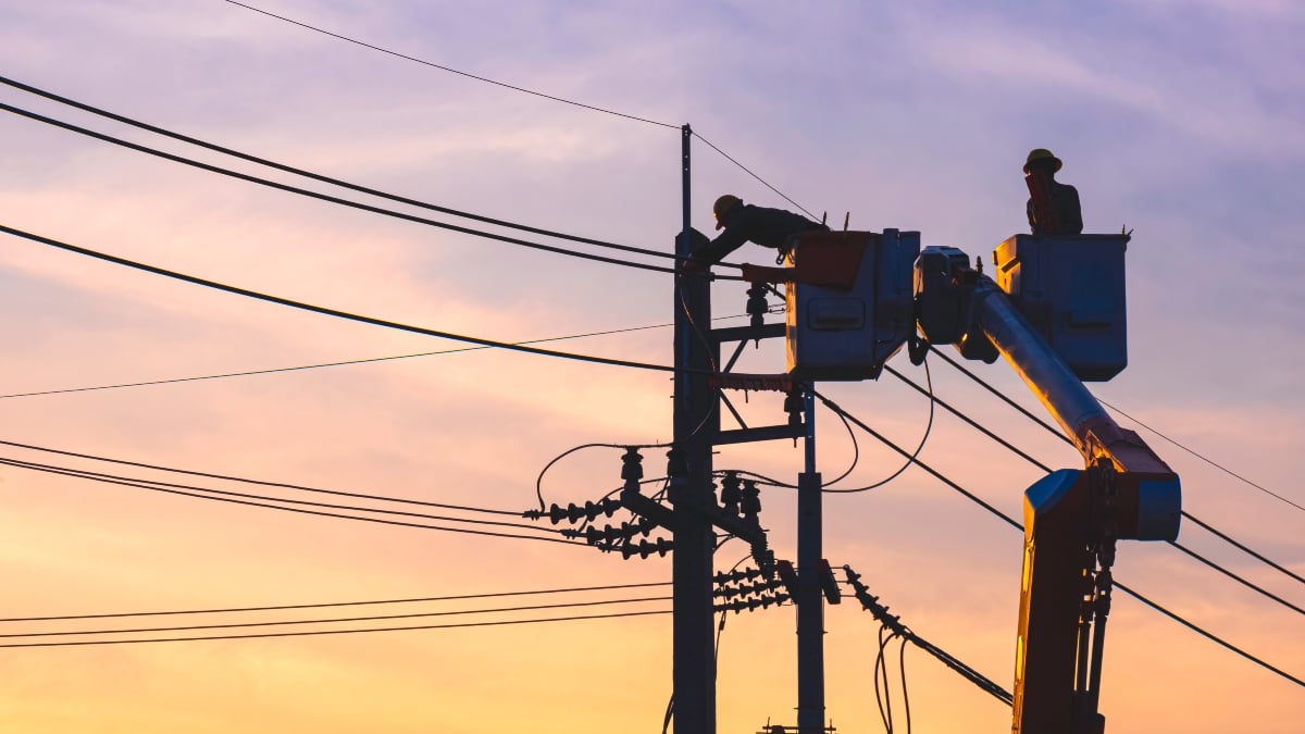 Hispanic Man Was Fixing a Light and Died in the Worst Way; His Family Is Asking for Help