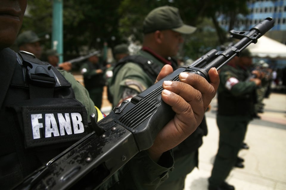 Venezuela despliega defensa militar en el Caribe ante acoso de EE.UU.