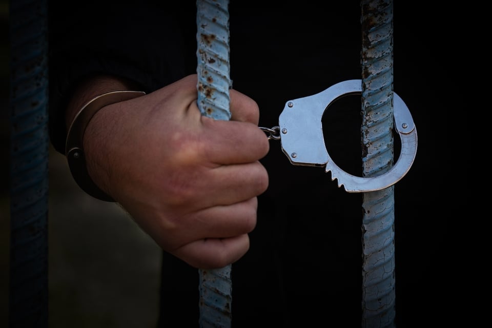 ICE arresta a padres de militar latino en California