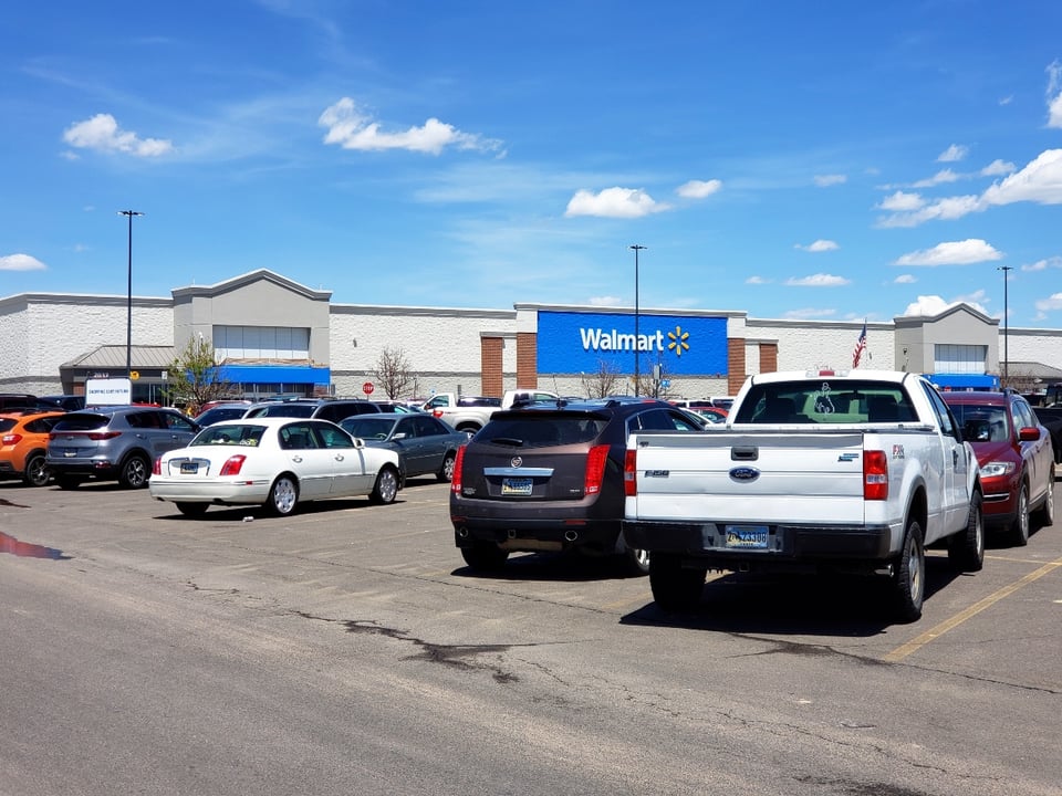Operativo de ICE en Walmart desata denuncias de perfil racial en Chicago (VIDEO)