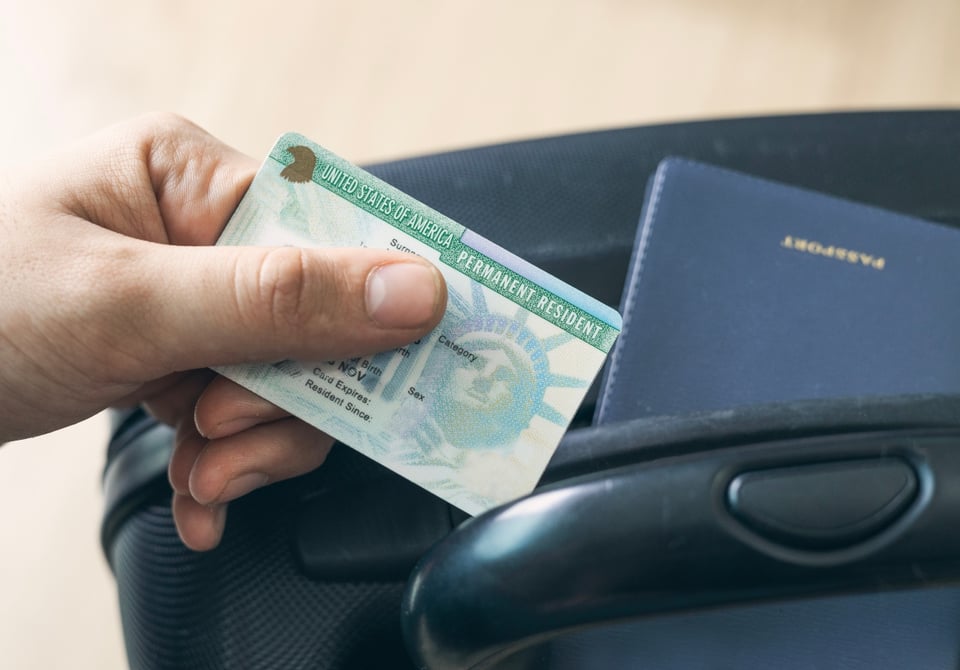 Aumentan multas por no llevar Green Card ¿Cúanto deberías pagar?