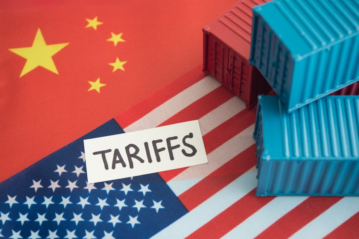 Estados Unidos evalúa aranceles de 500% a China