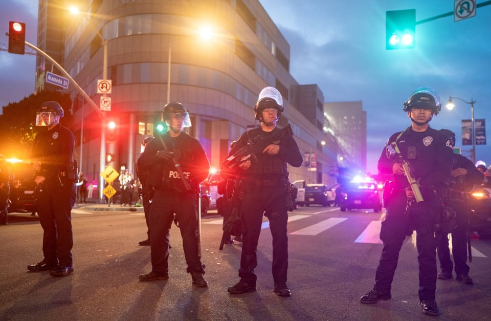Operativo del ICE en San Diego deja tres agentes lesionados featured image