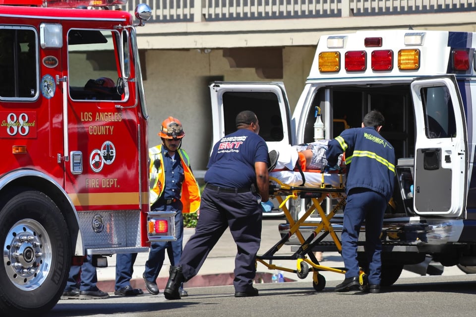 Cinco personas resultaron hospitalizadas tras un accidente de helicóptero ocurrido en Huntington Beach