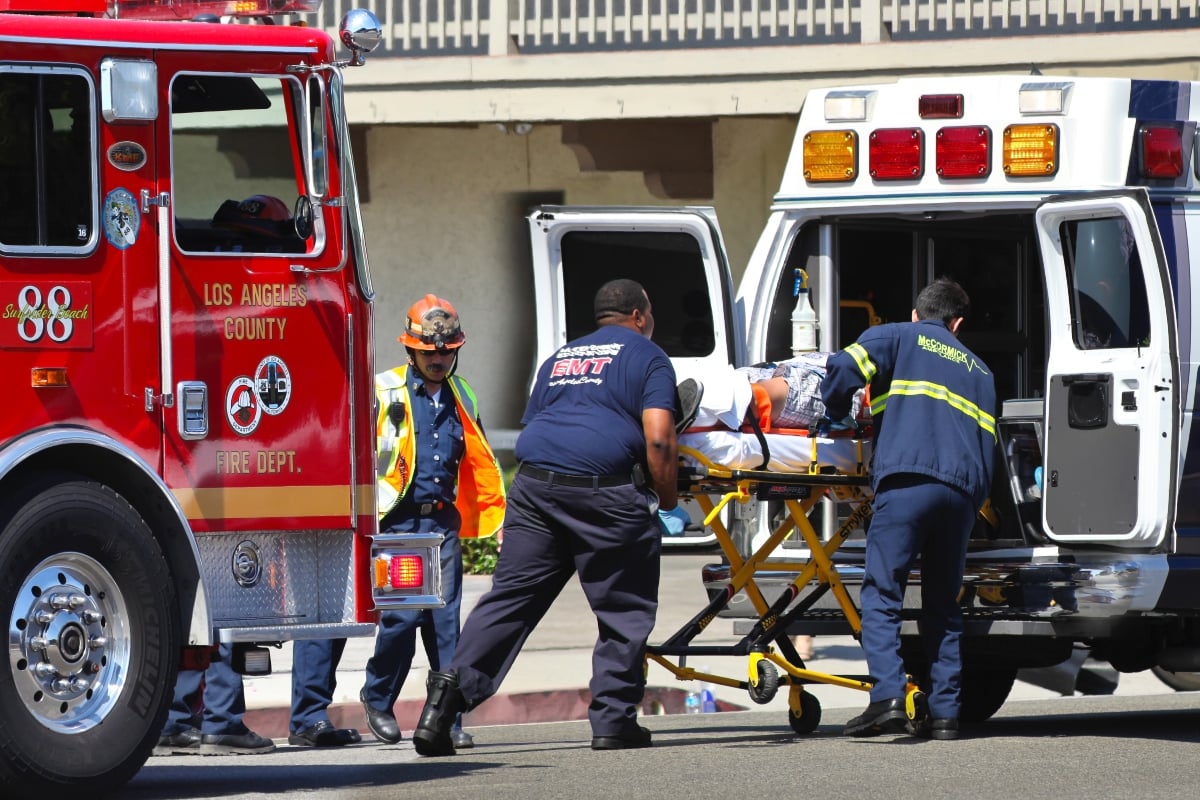 Cinco personas resultaron hospitalizadas tras un accidente de helicóptero ocurrido en Huntington Beach