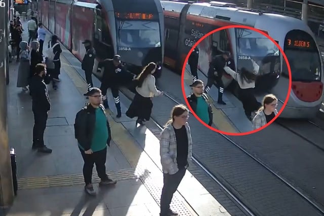 Guardia salva a mujer de ser arrollada por tranvía en Turquía