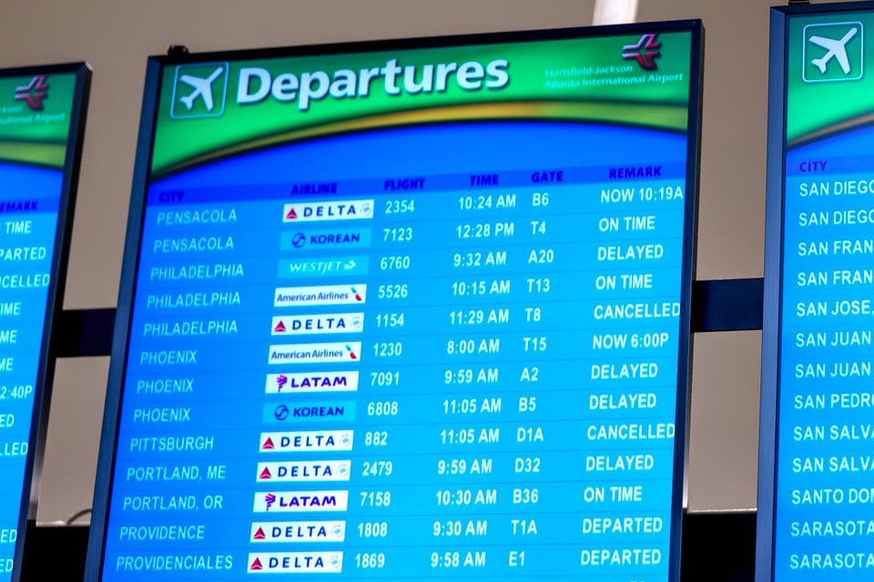 Duffy amenaza controladores aéreos ausentes por cierre del Gobierno