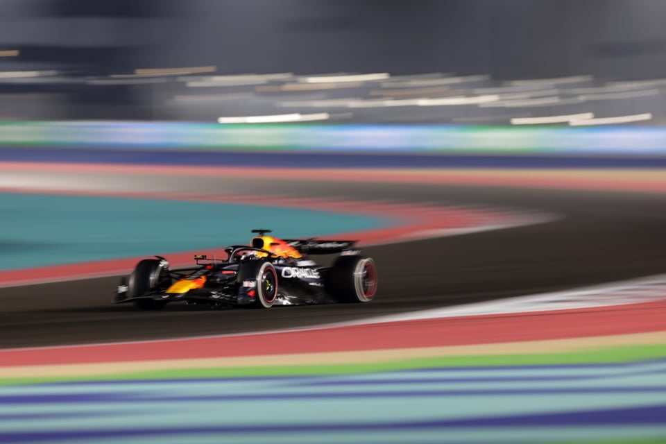 Verstappen gana un GP de Qatar caótico