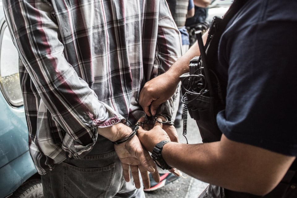 Contratistas privados buscan cazarrecompensas para apoyar deportaciones