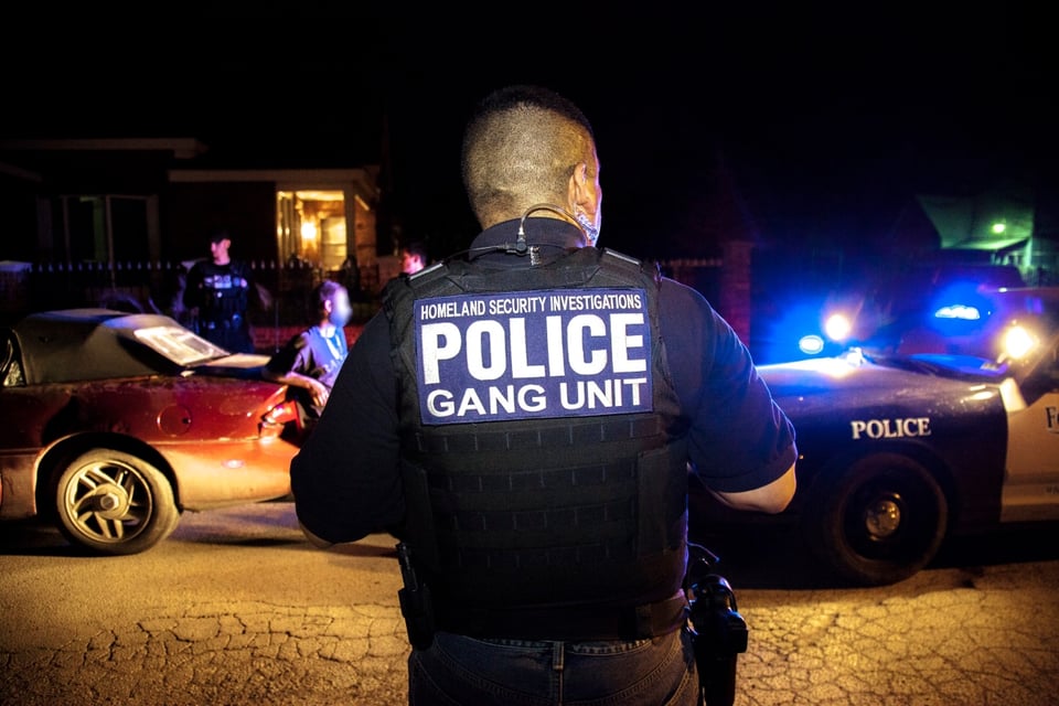 ¿Es falso? Video que muestra arresto de agentes de ICE en Nueva York levanta sospechas