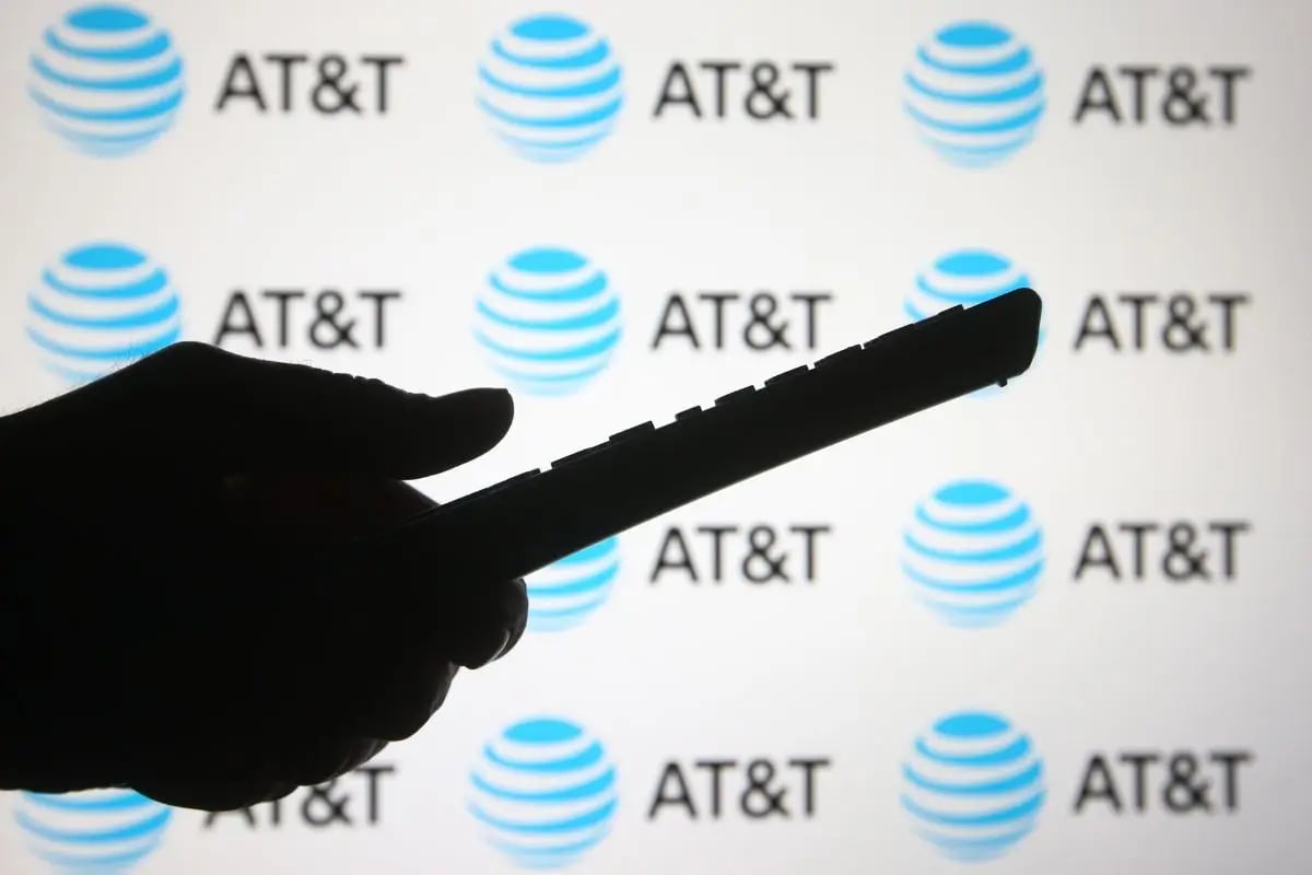 Te queda poco tiempo para reclamar hasta $7.500 a AT&T: lo que debes saber