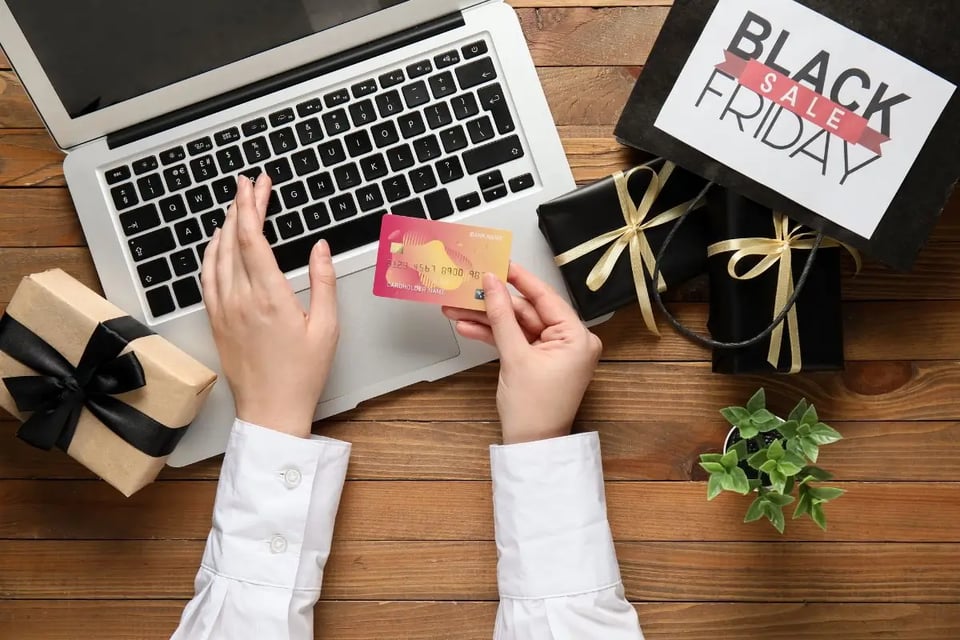 Crédito o débito: qué te conviene usar este Black Friday en Walmart