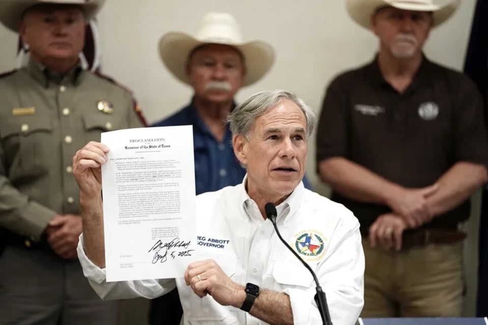 Texas Governor Issues Threat and Reveals the “Punishment” for New Yorkers Moving to Texas