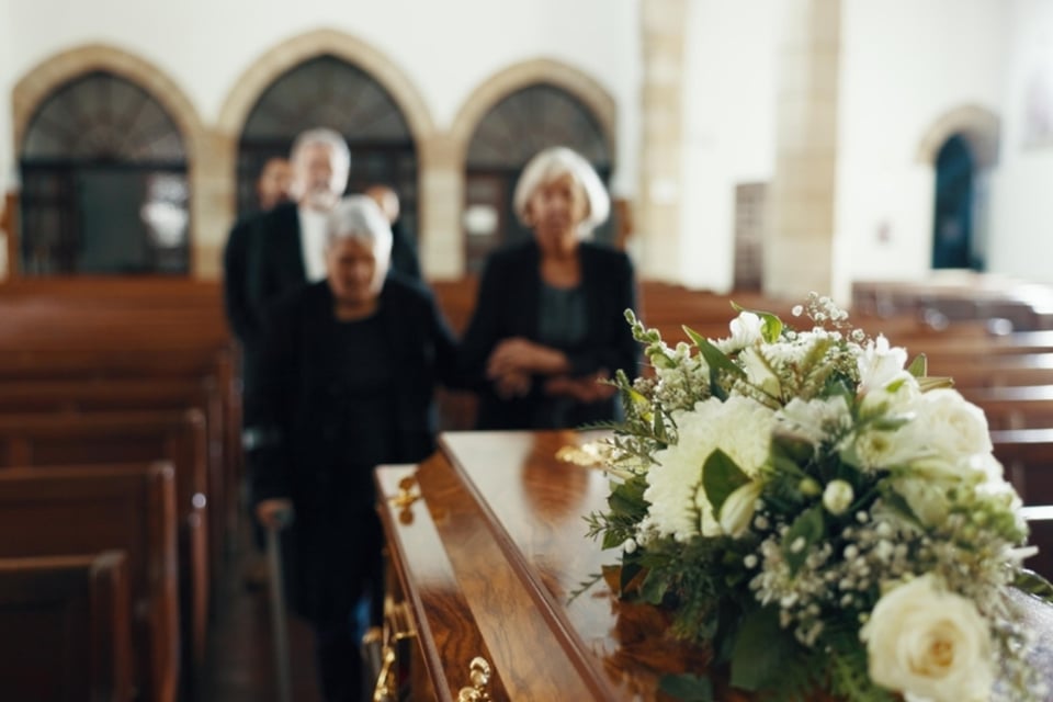 ¡Insólito! Abuela de 65 años despierta en su funeral y sorprende a su familia