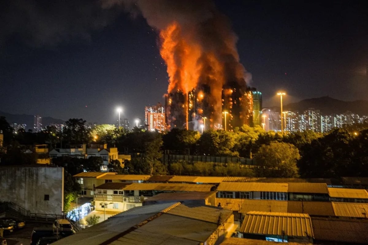 Incendio en edificios de apartamentos deja decenas de muertos
