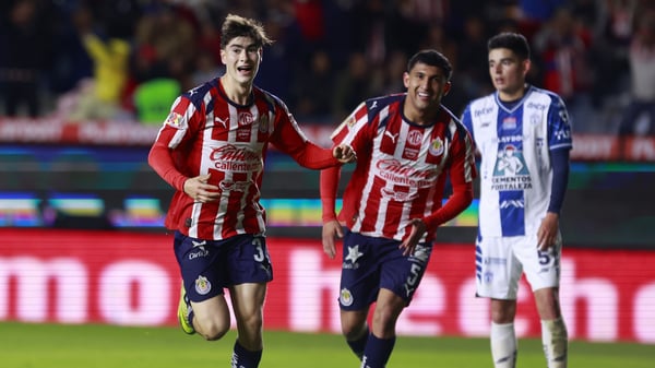 Chivas vence a Pachuca y entra en zona de Liguilla directa