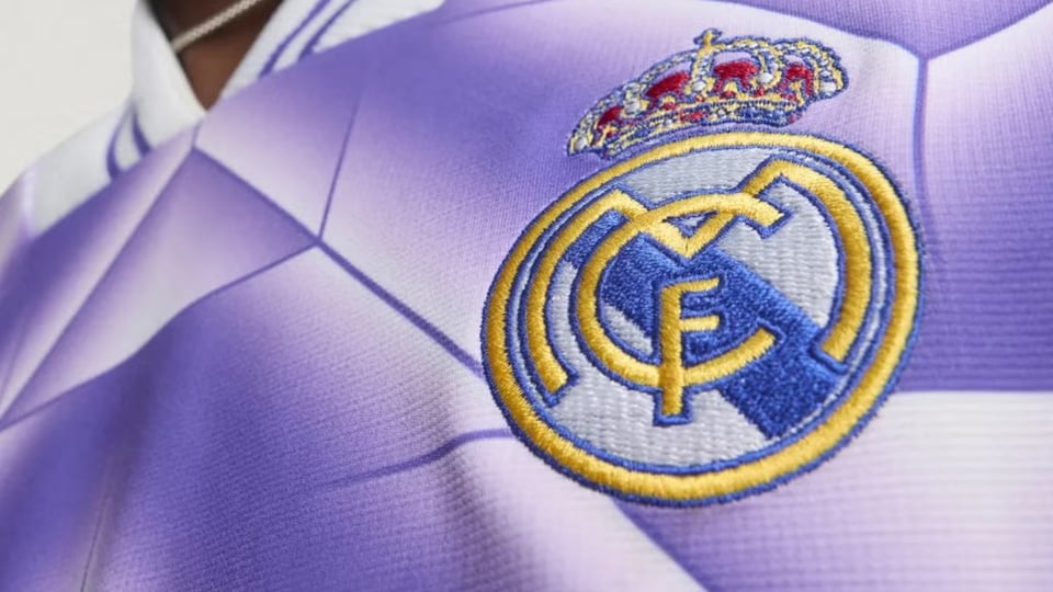 Real Madrid divide a su afición con su nuevo jersey alternativo