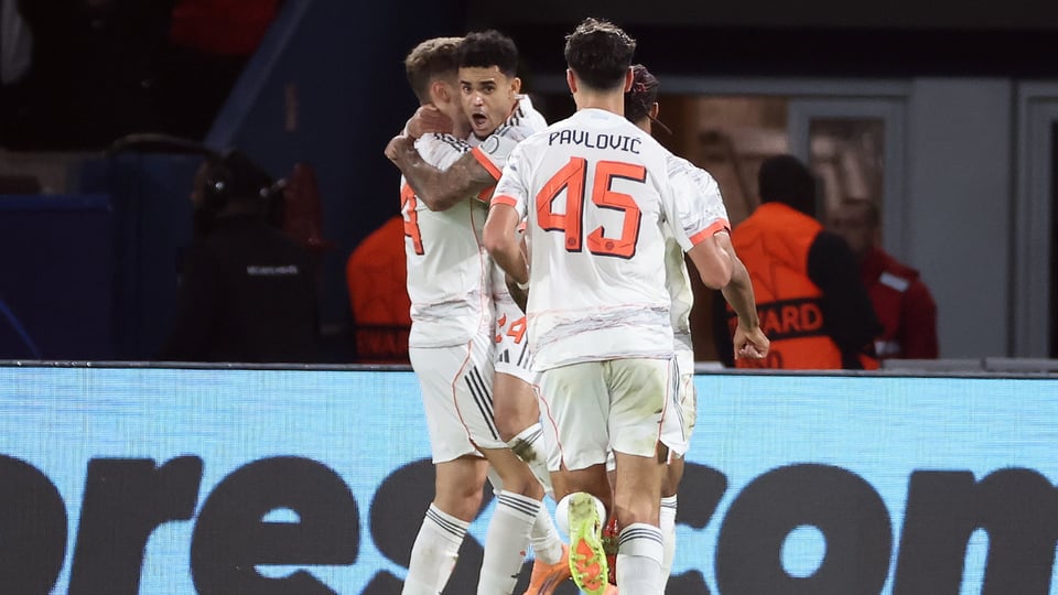 Bayern vence al PSG con doblete de Luis Díaz y lidera su grupo en Champions