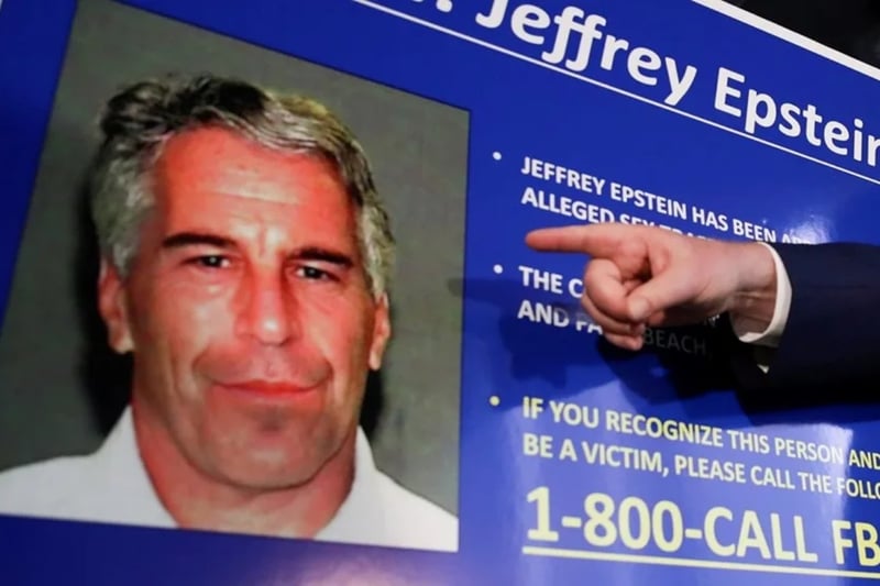 Trump pide investigar vínculos de Epstein con figuras prominentes