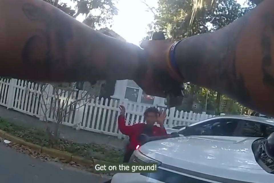 Video capta persecución a un sospechoso armado en Florida