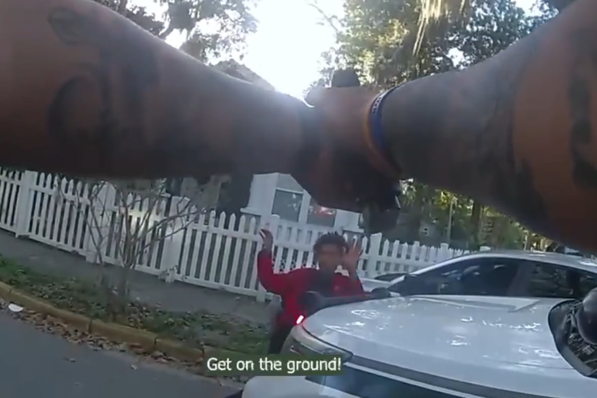 Video capta persecución a un sospechoso armado en Florida