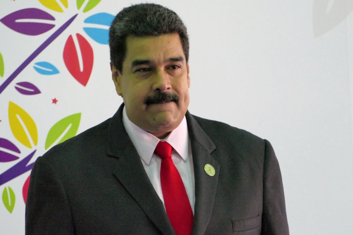 Maduro canta ‘Imagine’ y lanza súplica indirecta a Trump en plena escalada militar en el Caribe