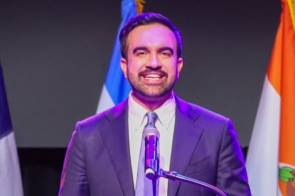 Zohran Mamdani celebra su histórica victoria: “Puedo ver el amanecer de un día mejor para la humanidad”