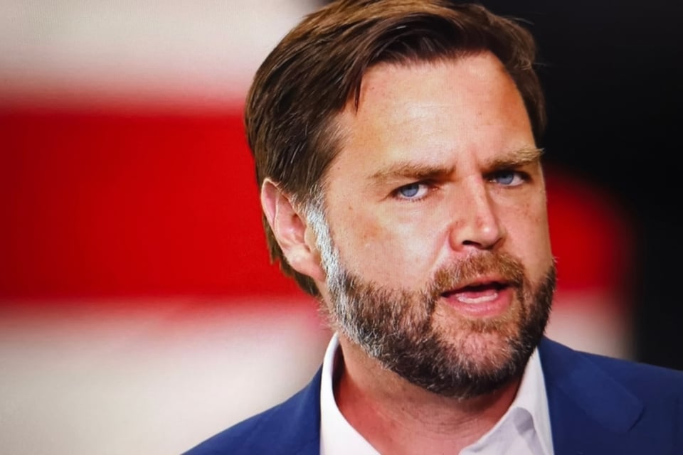 JD Vance aviva la polémica y culpa a inmigrantes por altos precios de vivienda en EE.UU. featured image