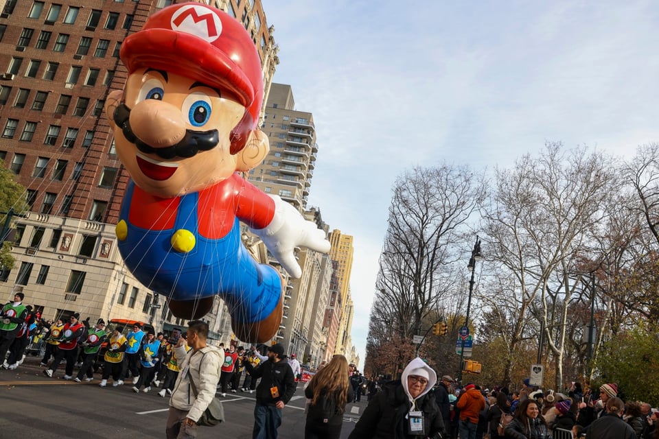 Desfile de Thanksgiving abre con grandes voces