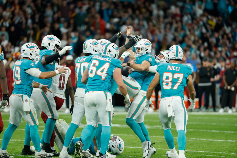 Dolphins vencen a Commanders en Madrid