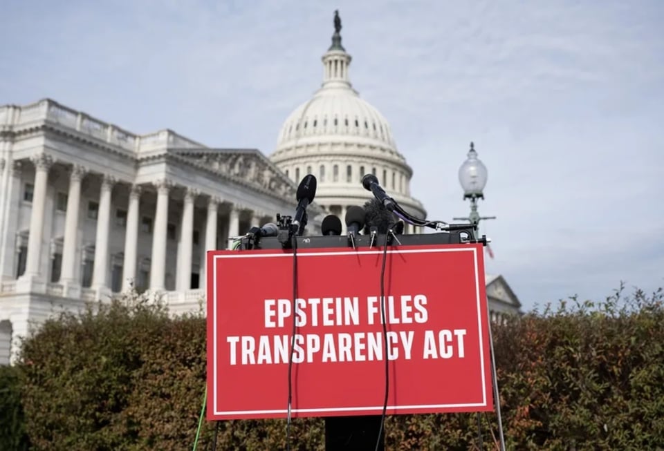 Aprueban ley para divulgar documentos del caso Jeffrey Epstein
