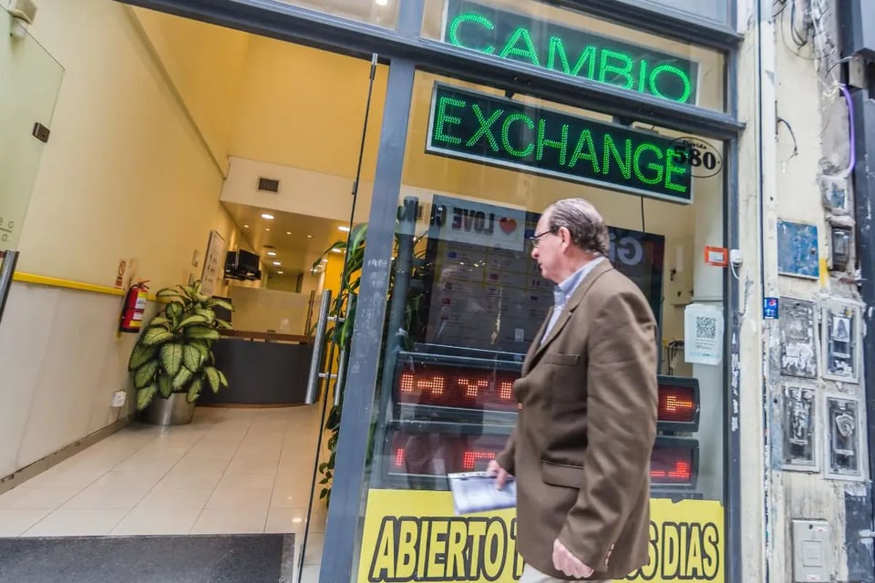 Cómo está hoy el precio del dólar en México, Colombia y RD