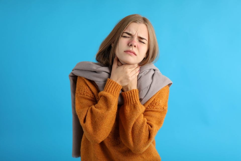¿Tu garganta está irritada? Prueba estos remedios caseros respaldados por especialistas!