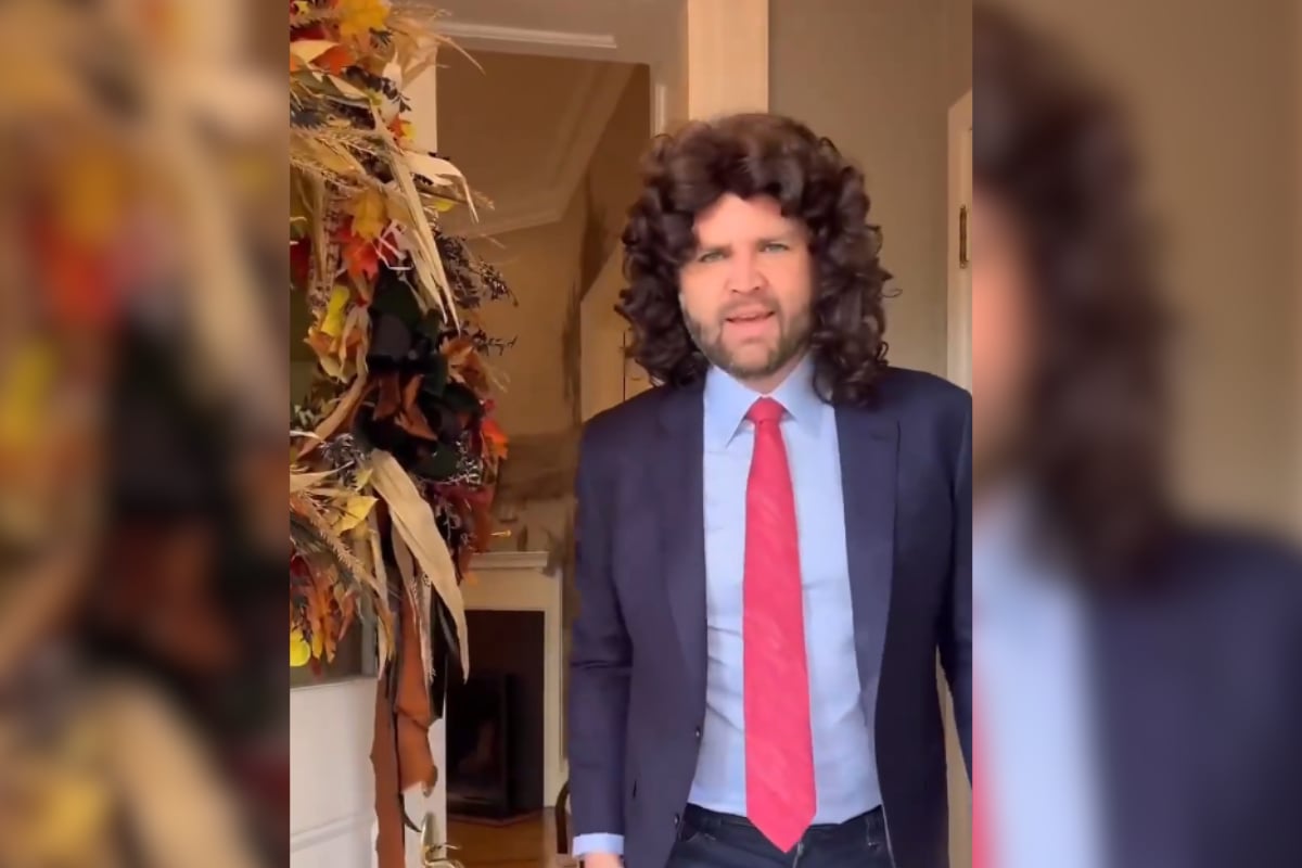 JD Vance se disfraza de su propia versión meme para Halloween