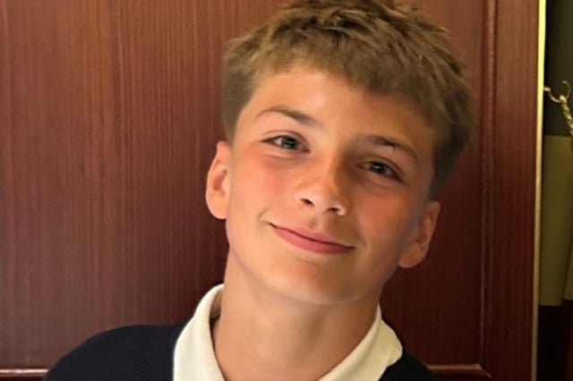 Homenajes y dolor tras la muerte del adolescente Joshua Travis en un cruce ferroviario