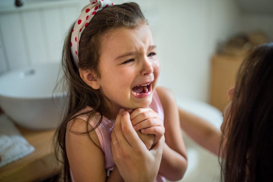 ¿Tu hijo pierde el control fácilmente? Así puedes ayudarlo a manejar sus emociones featured image