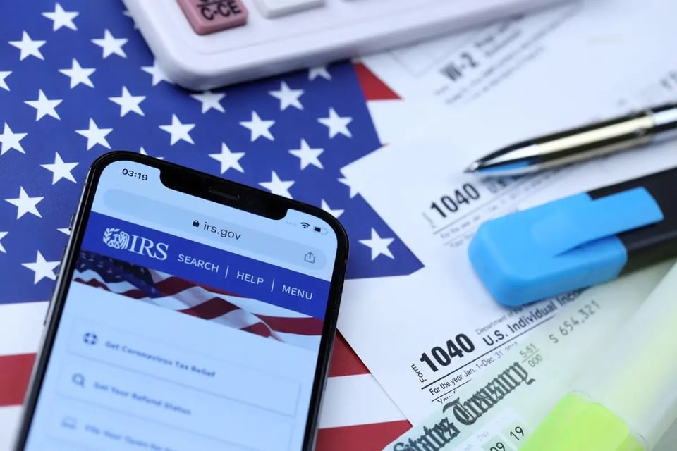 Cómo reclamar deducciones de impuestos por propinas y horas extras: guía rápida