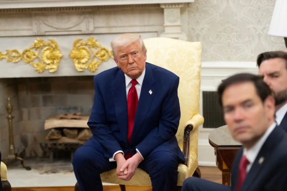 Casa Blanca desmiente reunión Trump – Maduro y aumenta la presión militar