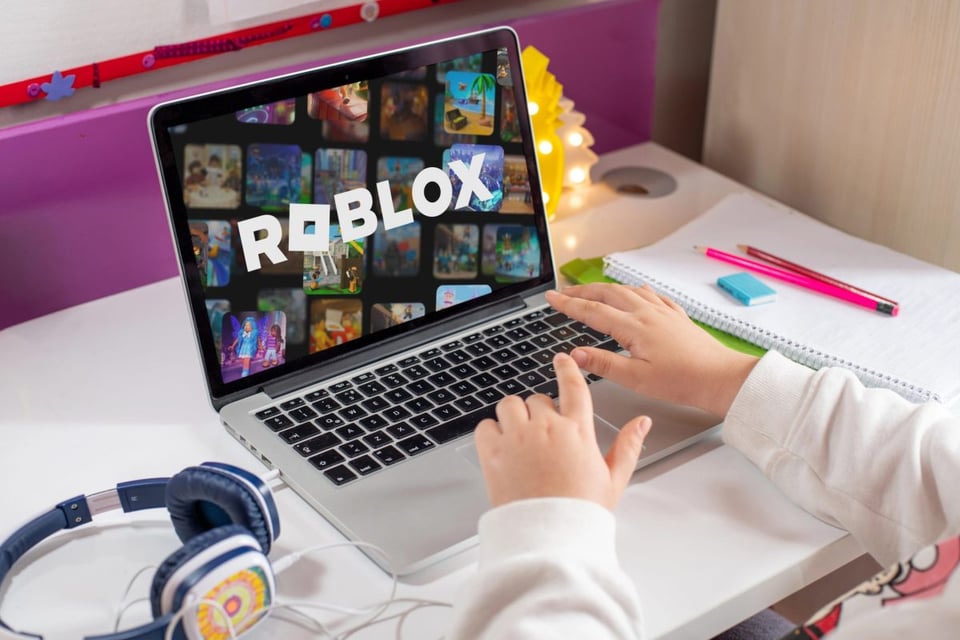 Roblox y sus nuevas medidas: ¿más seguridad para los niños o una base de datos con sus fotos?