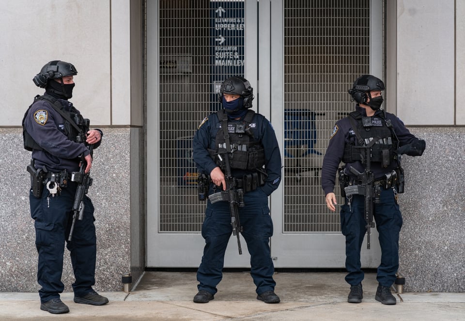 ¿Cómo identificar a ICE, Patrulla Fronteriza y otras agencias federales? featured image
