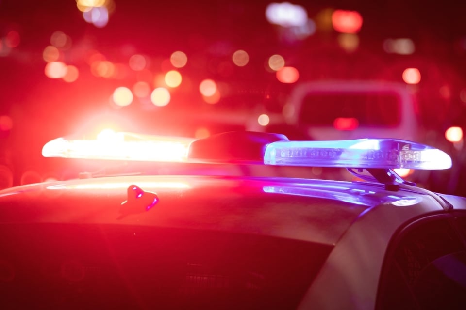 Agente del ICE y migrante hondureño resultan heridos en tiroteo en Phoenix