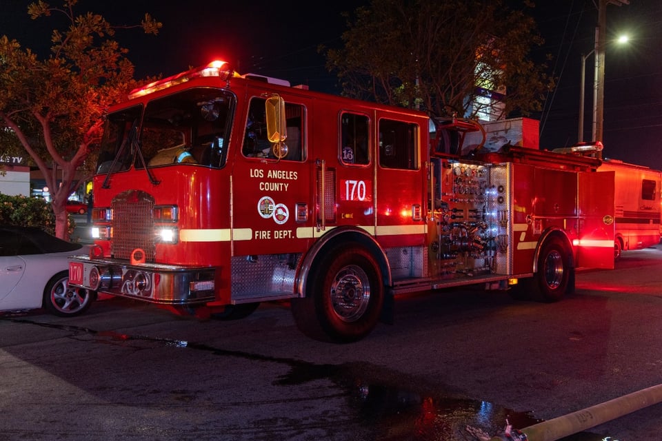 Grave accidente de autobús en California deja 26 lesionados