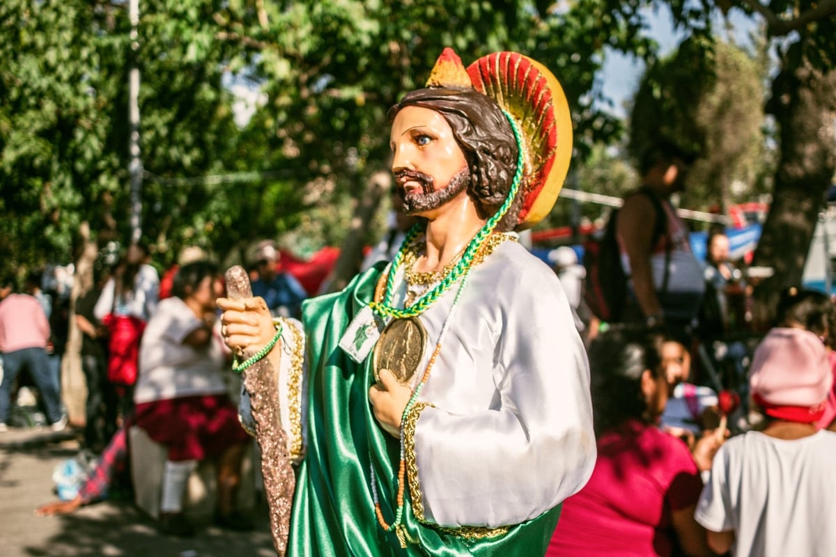 El padre Rivera explica cómo identificar imágenes falsas de San Judas Tadeo