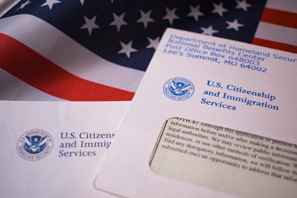 USCIS anuncia nuevos aumentos a trámites migratorios por inflación a partir de 2026
